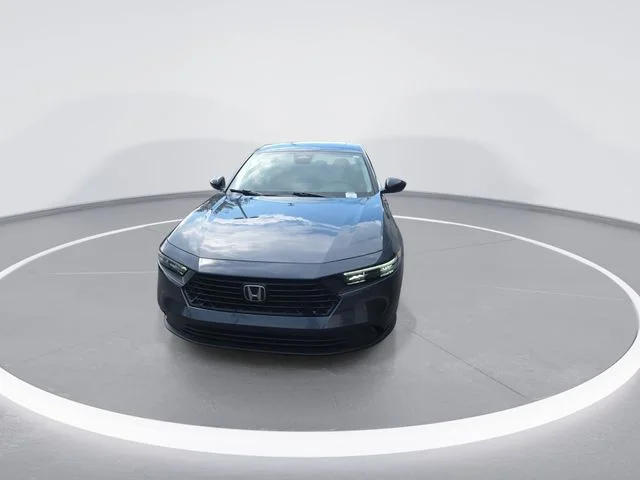 Used 2025 Gray Honda SE image 3