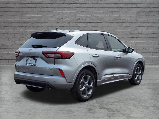 Used 2023 Silver Ford ST-Line image 9
