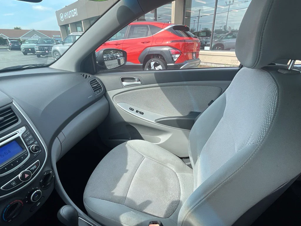 Used 2013 Black Hyundai GLS image 21