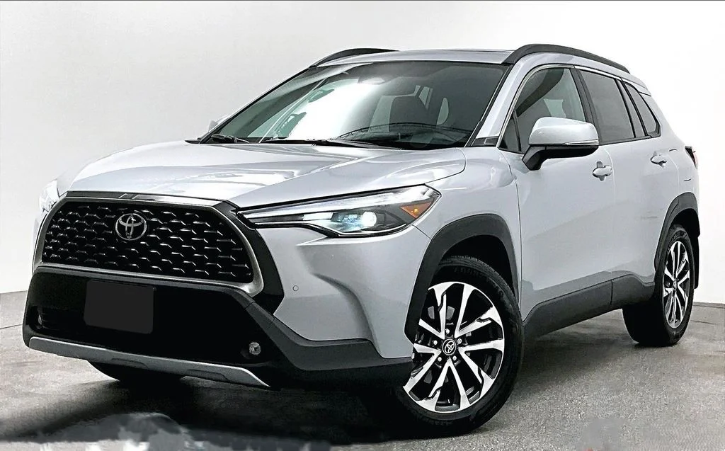 2024 Toyota Corolla Cross XLE AWD's photo