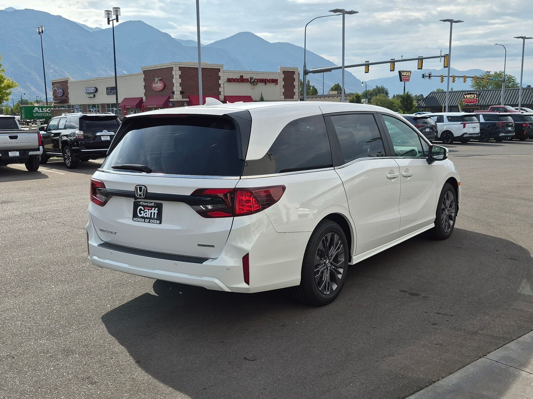 New 2026 Platinum White Pearl Honda Touring image 3