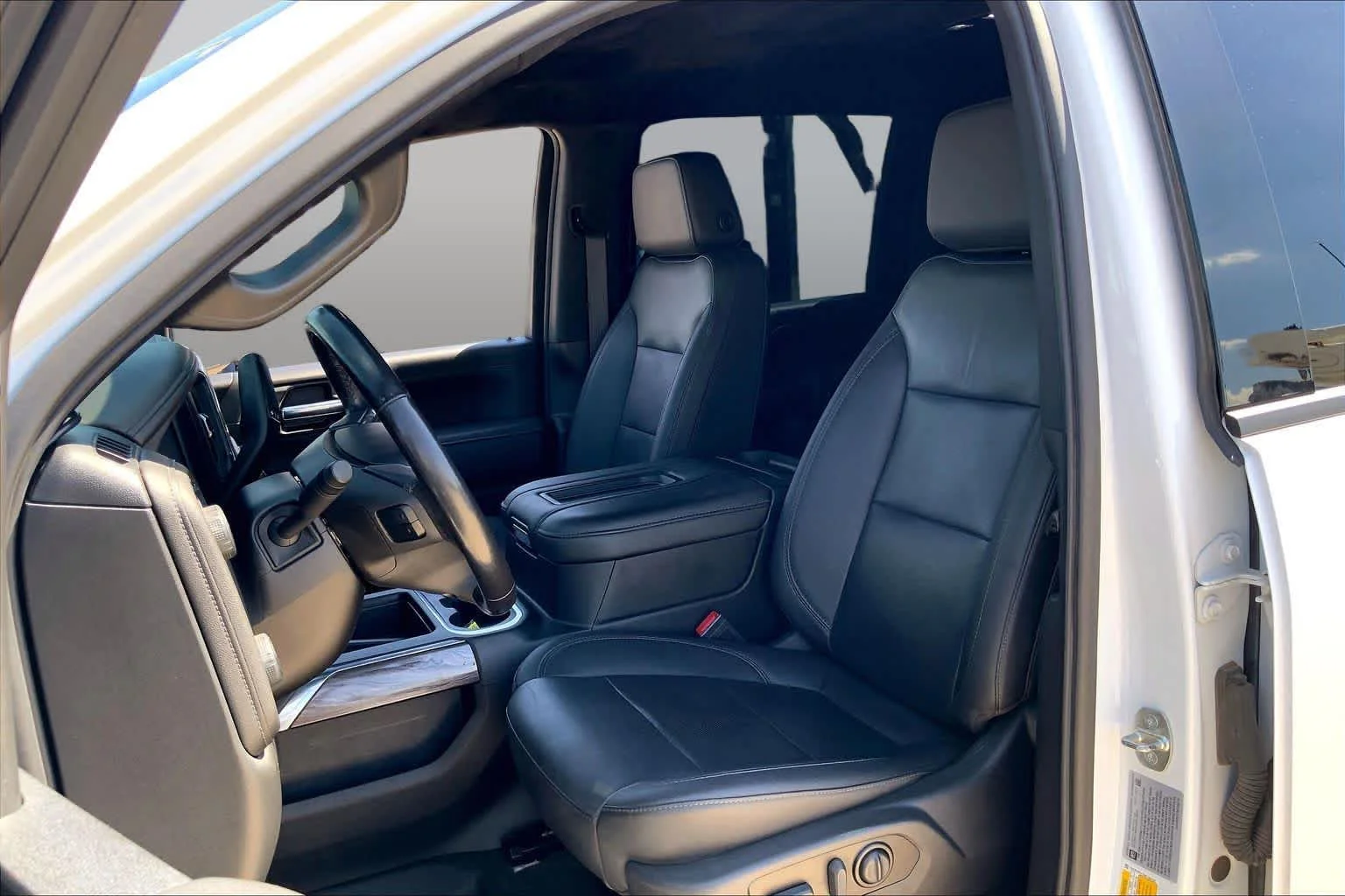 Used 2022 Summit White Chevrolet LTZ image 8