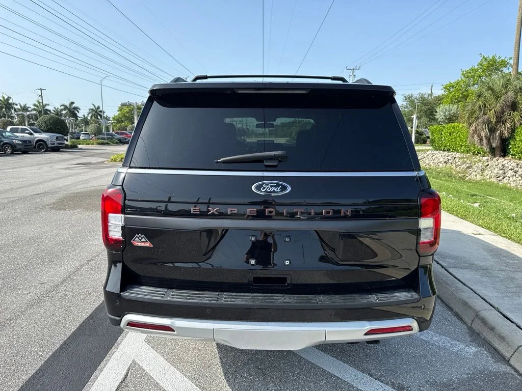 Used 2022 Black Metallic Ford Timberline image 4