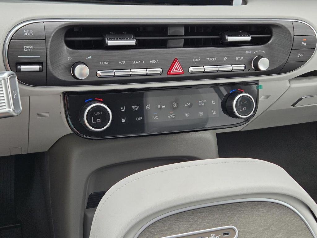 New 2026 Black Hyundai Blue SEL Premium 7P image 29