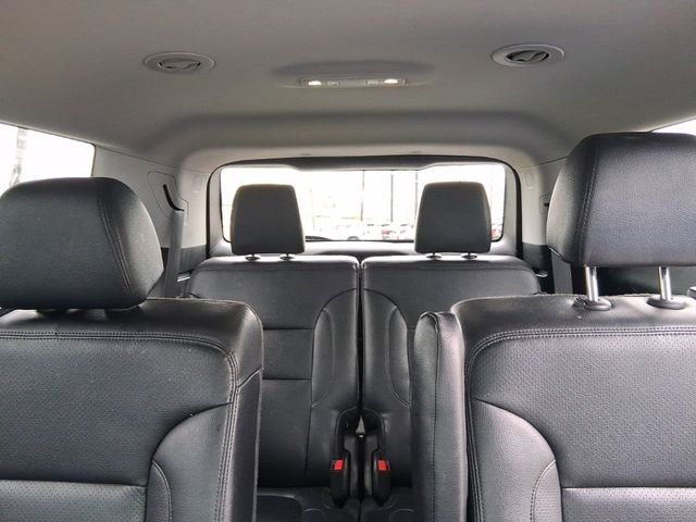 Used 2021 White GMC SLE image 19