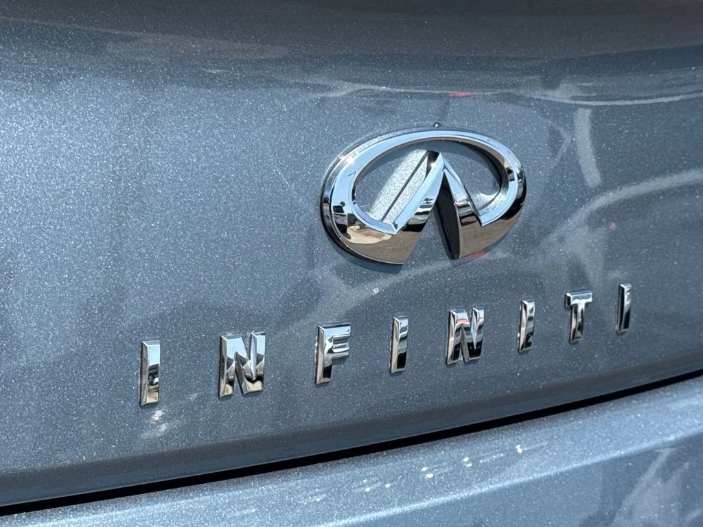 Used 2017 Blue INFINITI Red Sport 400 image 13
