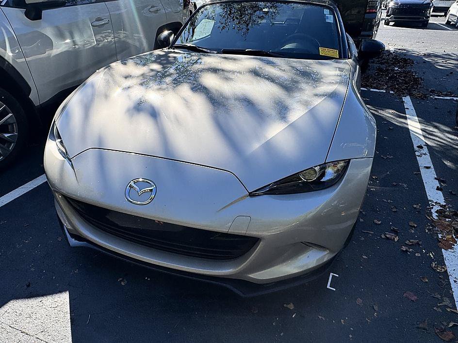 Used 2023 Platinum Quartz Metallic Mazda Club image 15