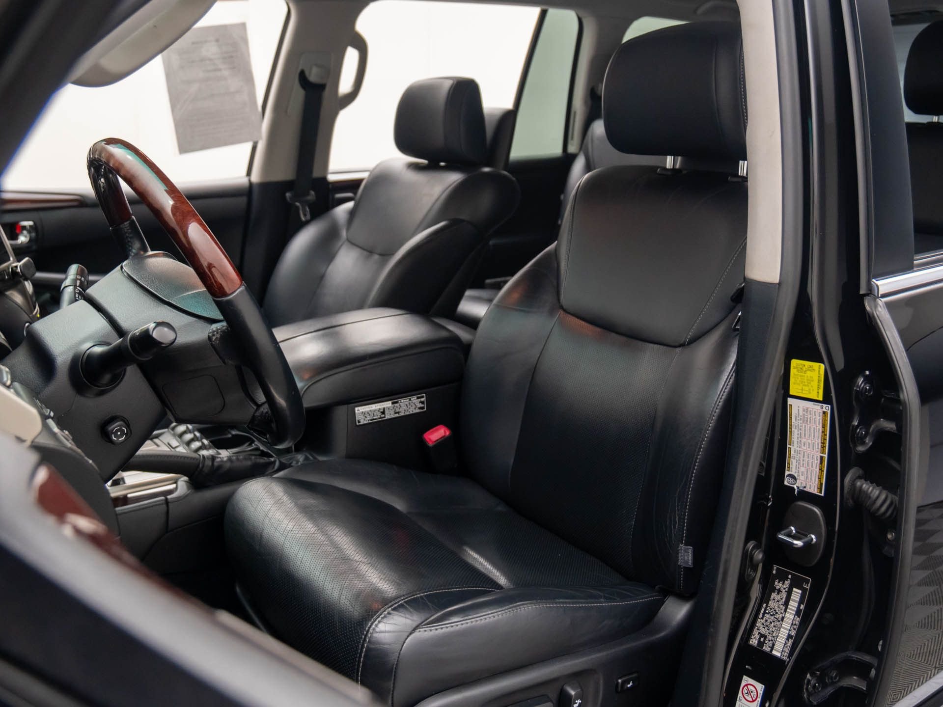 Used 2014 Black Lexus 570 image 18