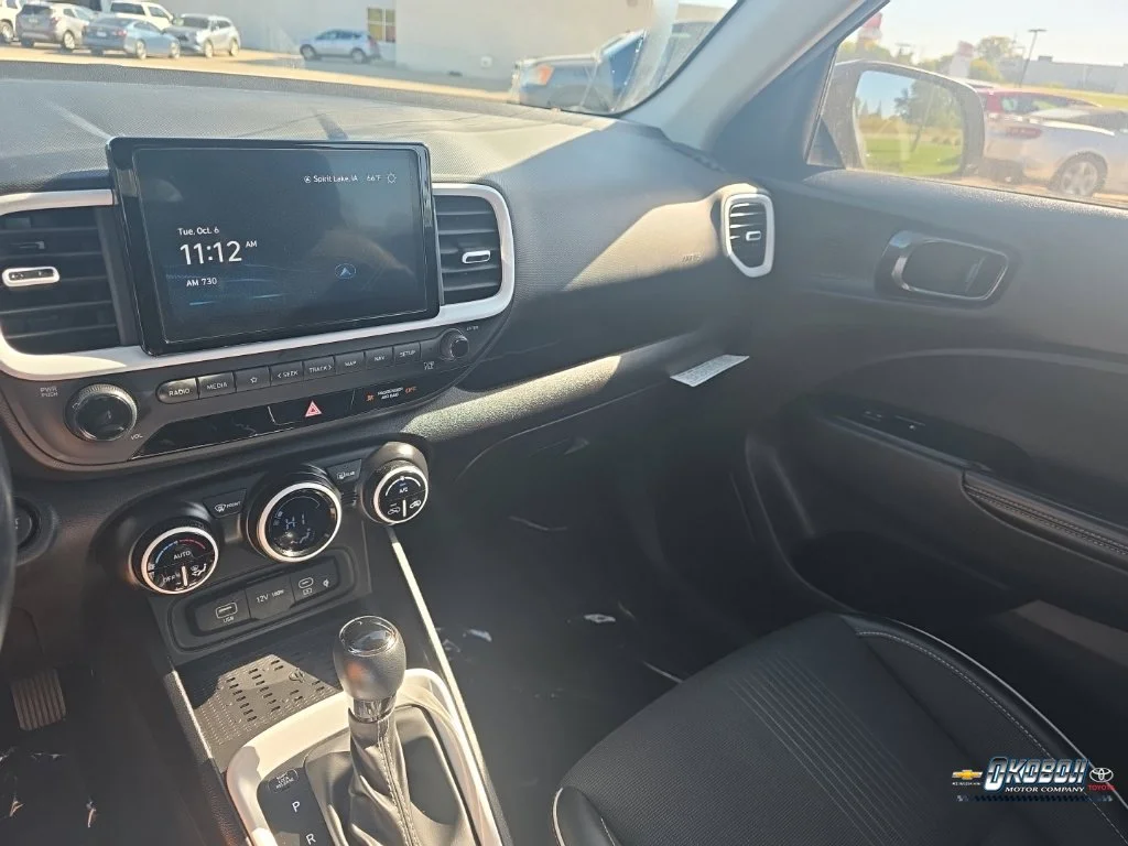 2024 Hyundai Venue Limited - Photo 17
