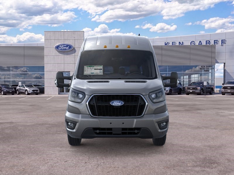 New 2026 Carbonized Gray Metallic Ford XLT image 7