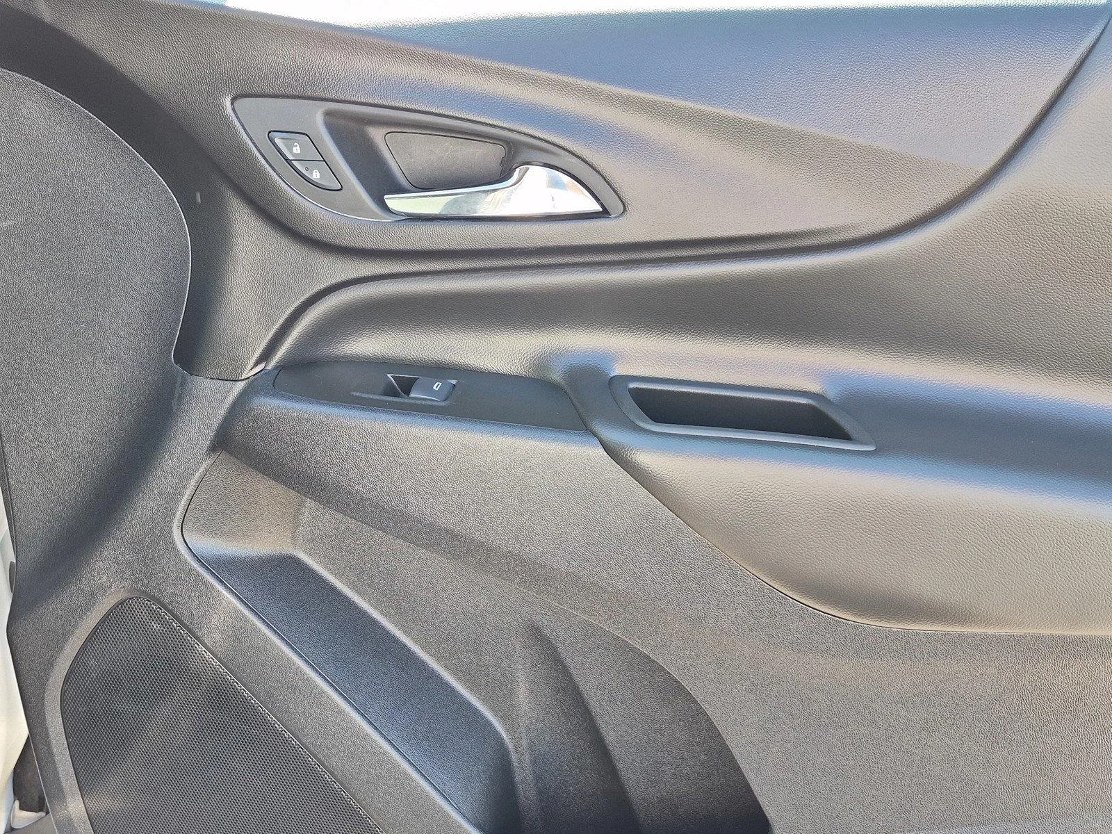 Used 2024 Summit White Chevrolet LT image 10