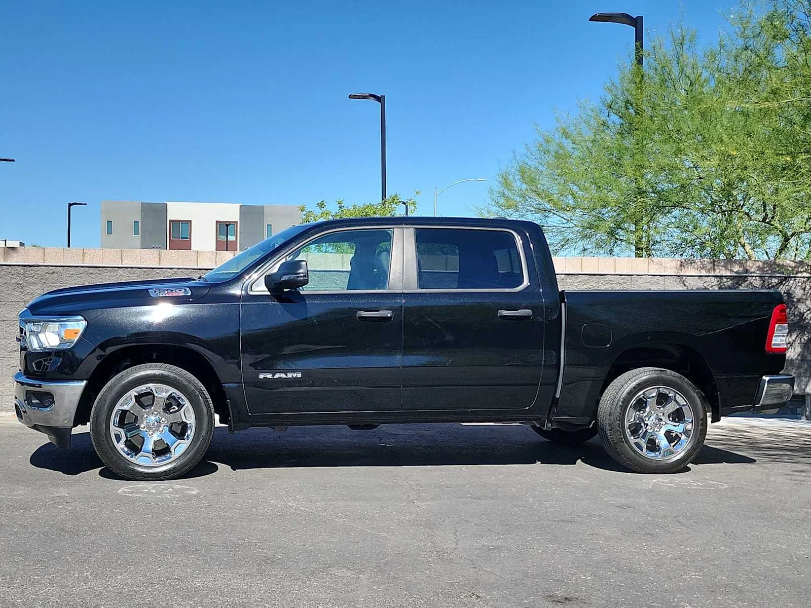 Used 2023 Diamond Black Crystal Pearlcoat Ram Big Horn image 5