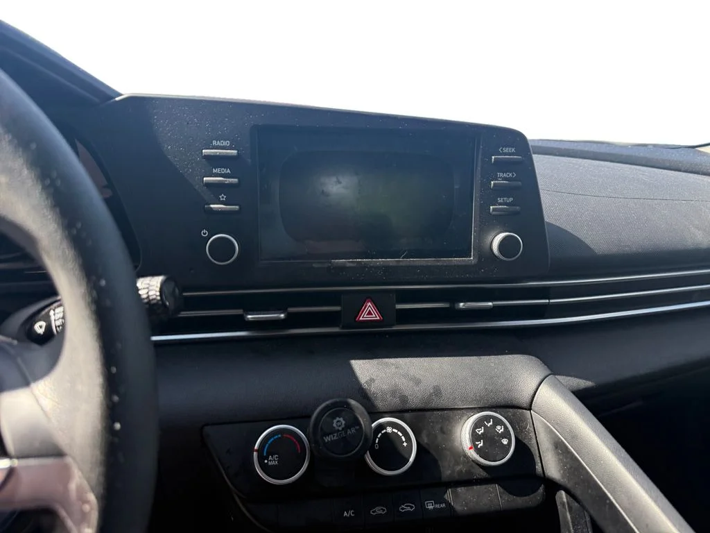 Used 2021 Quartz White Hyundai SE image 13