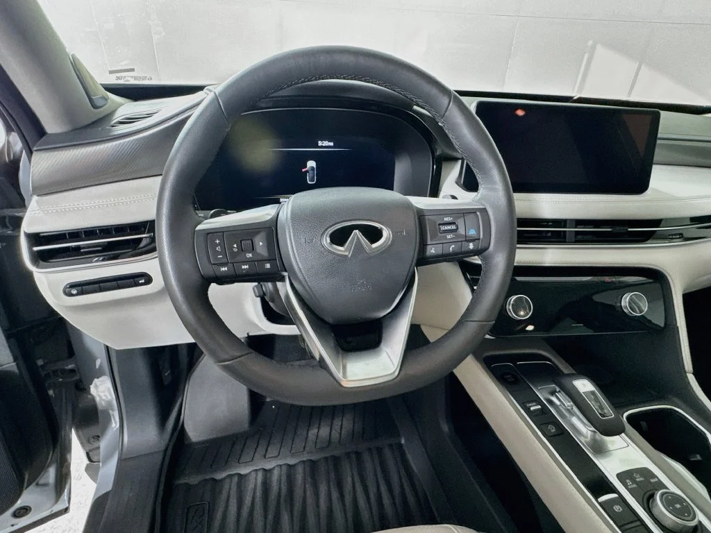 Certified Used 2027 Gray INFINITI LUXE image 14