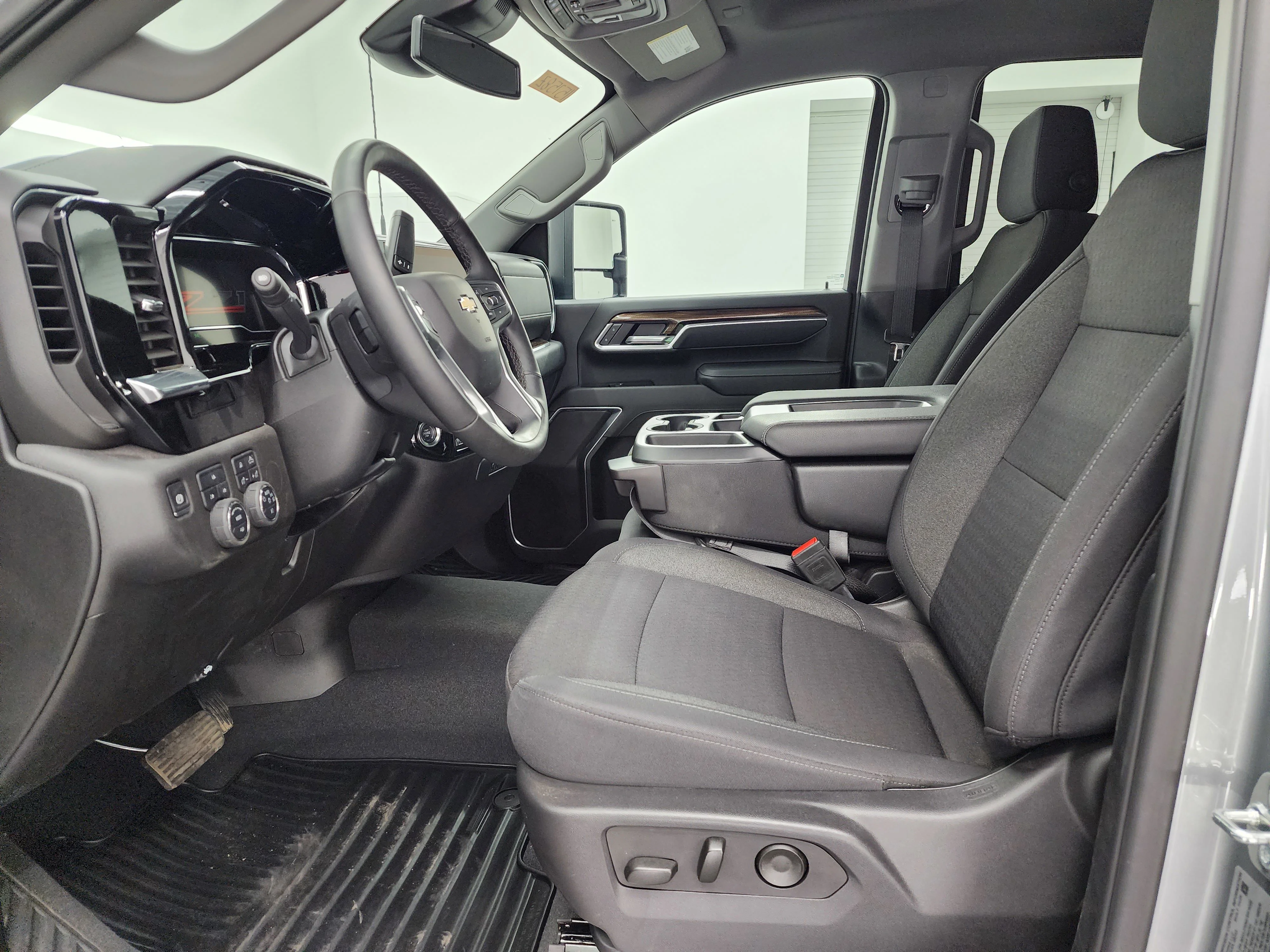 2025 Chevrolet Silverado 2500HD LT - Photo 8