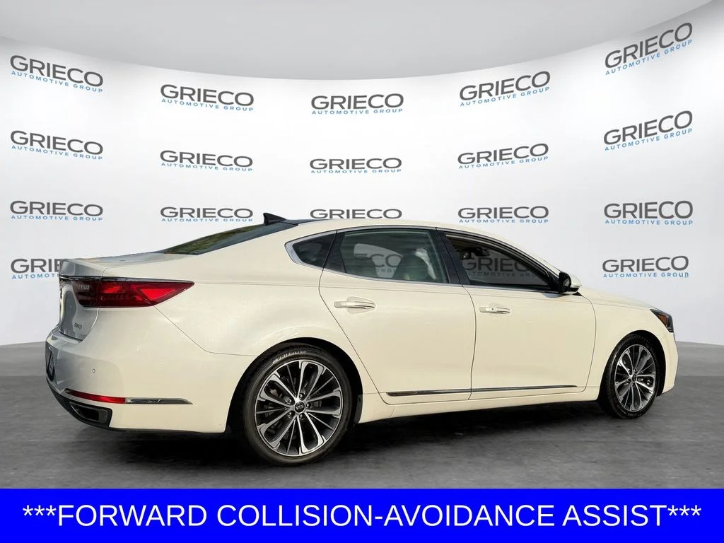 Used 2019 White Kia Technology image 7