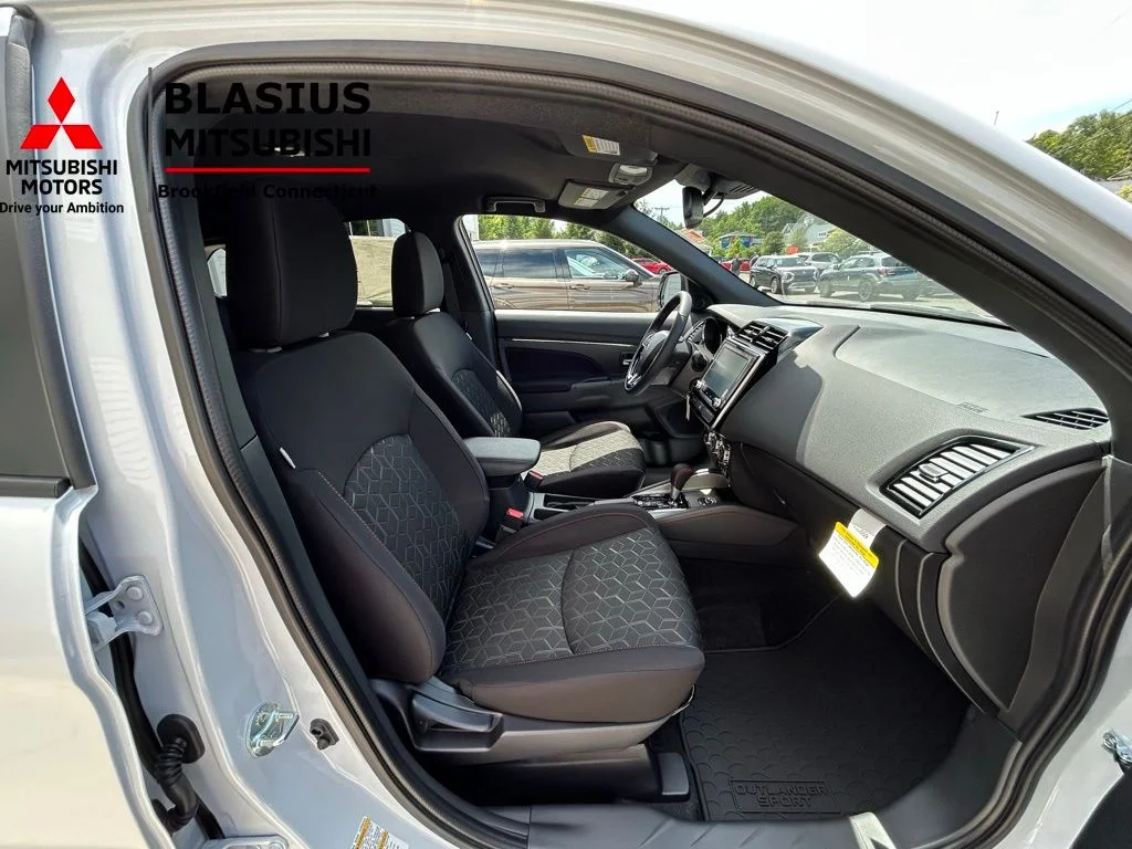 New 2025 White Mitsubishi 2.0 Trail Edition image 42