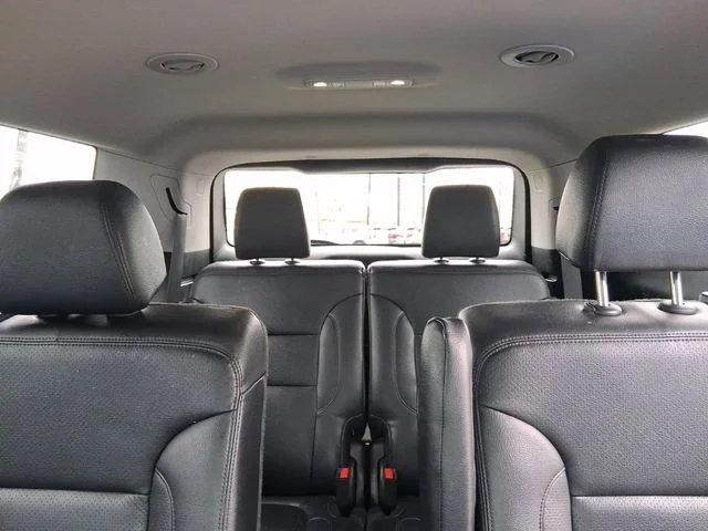 Used 2021 White GMC SLE image 19