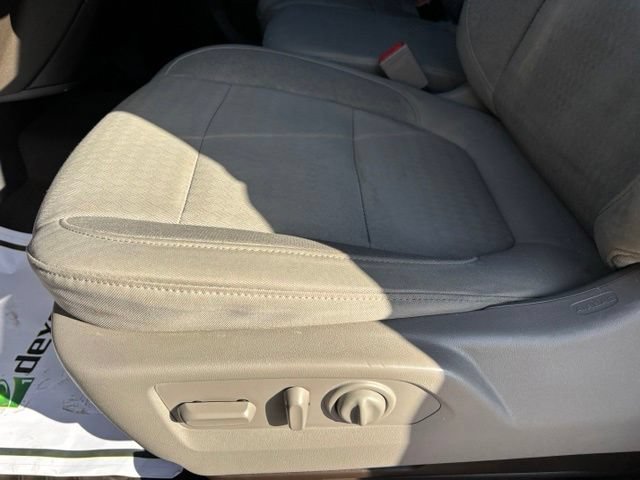 Used 2019 SILVER ICE METALLIC Chevrolet LT image 16