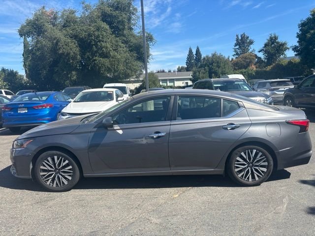 Used 2024 Gray Nissan 2.5 SV image 3