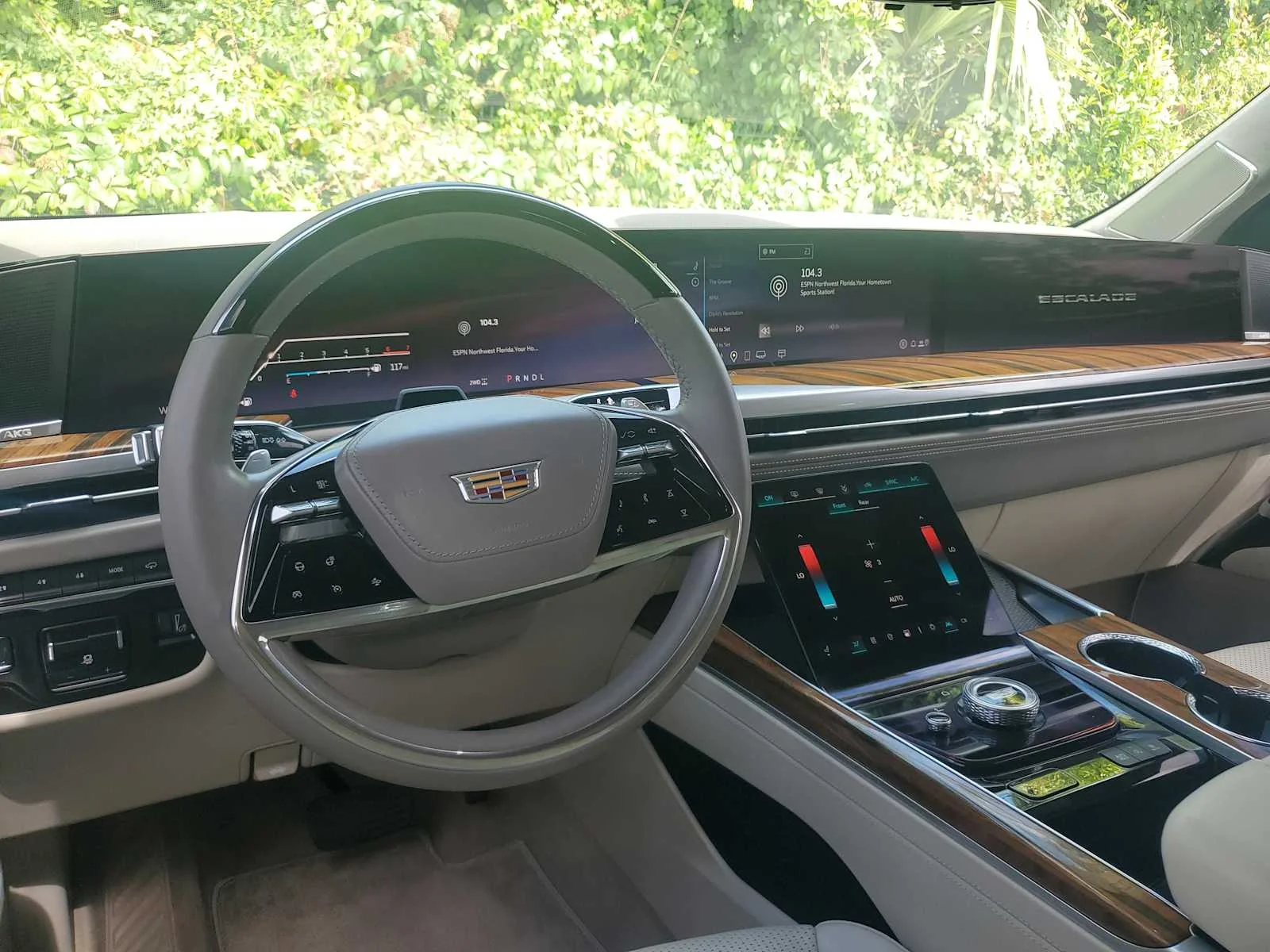 Used 2025 Crystal White Tricoat Cadillac Sport Platinum image 20