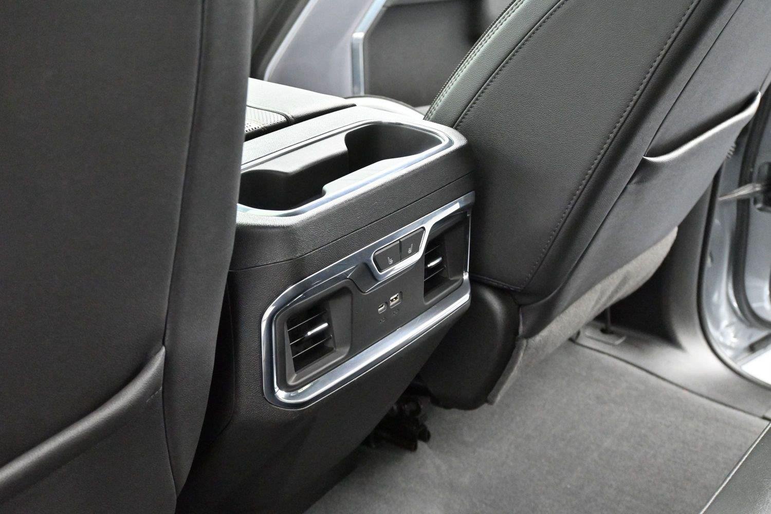 Used 2023 STERLING GRAY METALLIC Chevrolet High Country image 29
