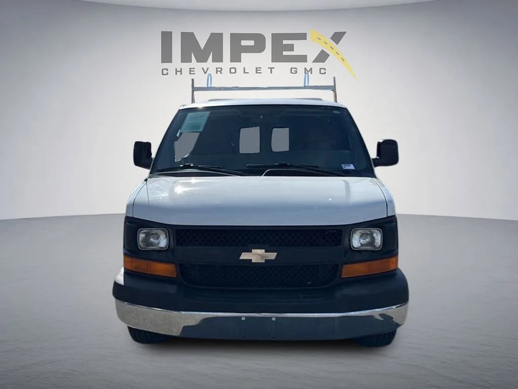 Used 2011 SUMMIT WHITE Chevrolet  image 8