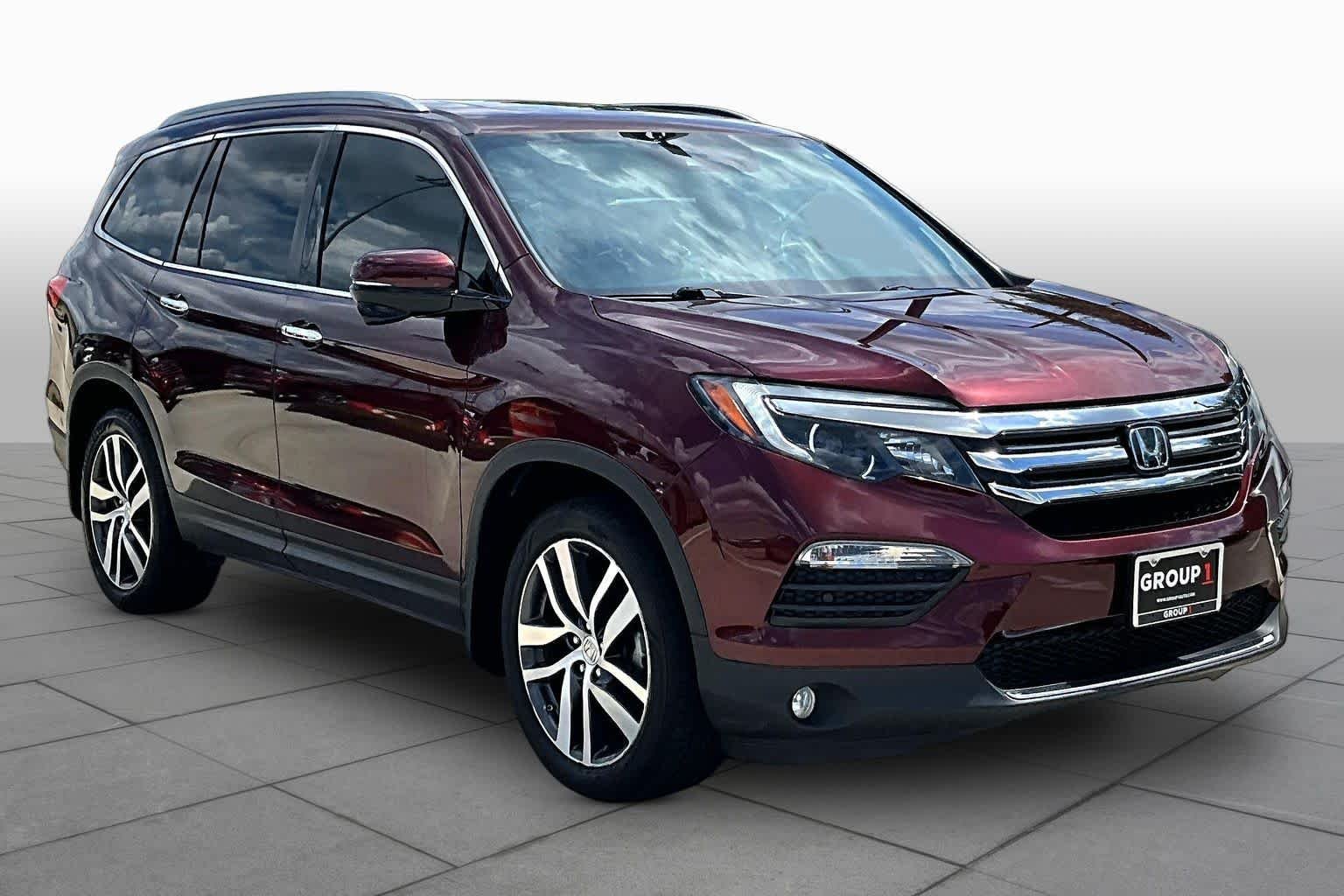 Used 2018 Deep Scarlet Pearl Honda Touring image 3