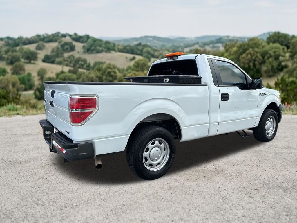 Used 2013 White Ford XL image 9