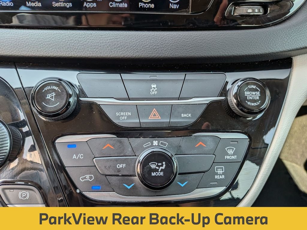 Used 2017 White Chrysler Touring image 20