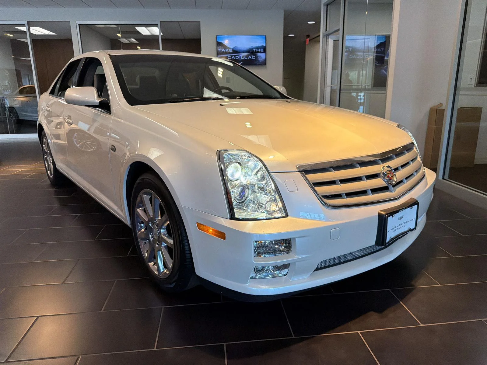 Used 2005 White Diamond Cadillac 4DR SDN V8 image 7