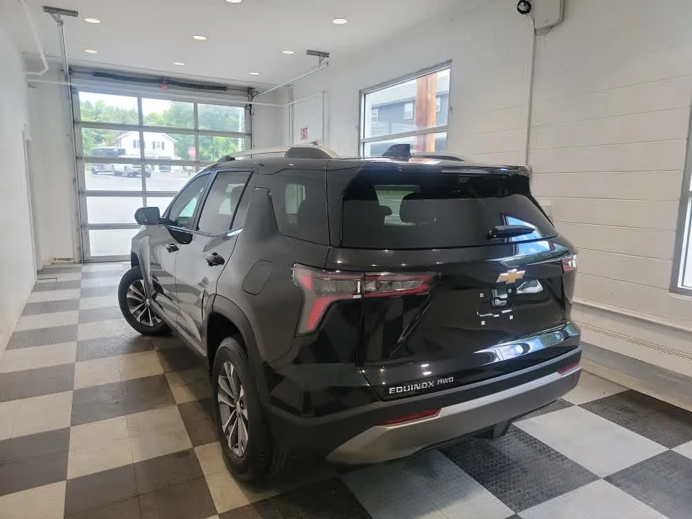 Used 2025 Mosaic Black Metallic Chevrolet LT image 3