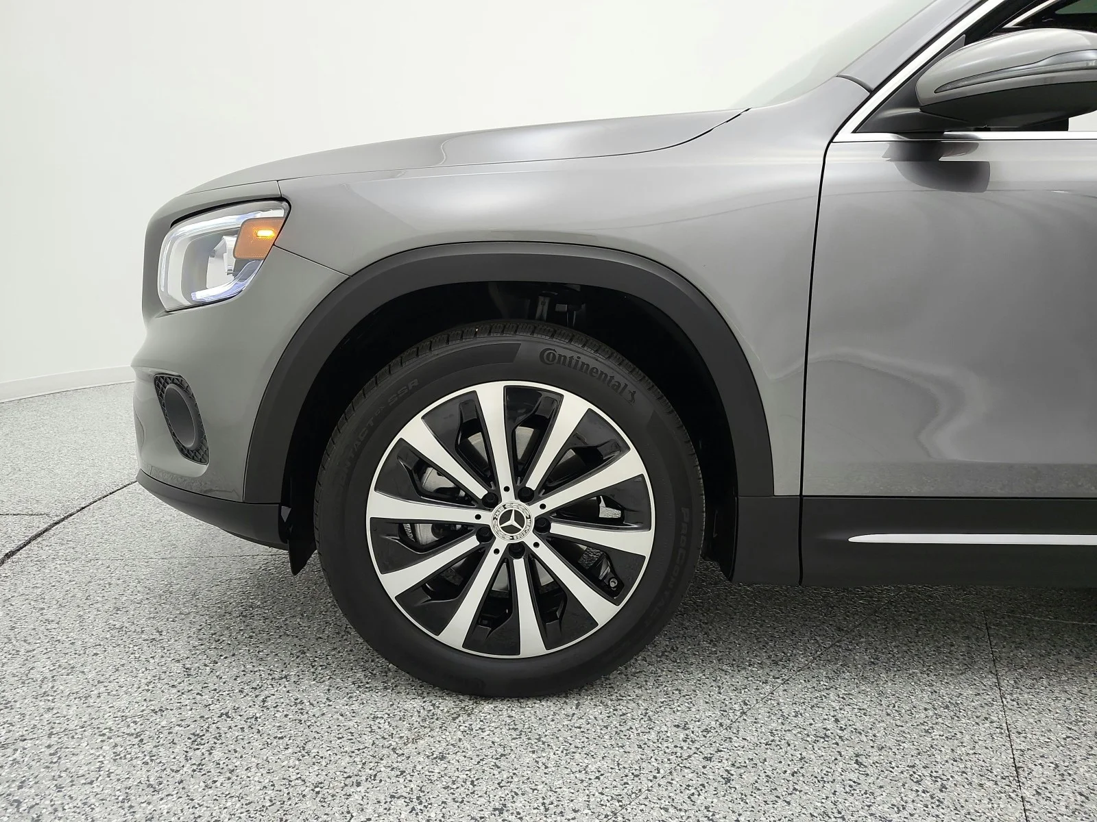 Used 2022 Mountain Grey Metallic Mercedes-Benz GLB 250 SUV image 22