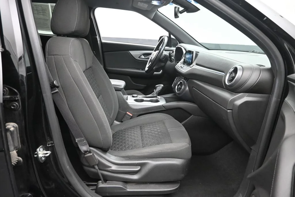 Used 2019 Black Chevrolet Base image 9