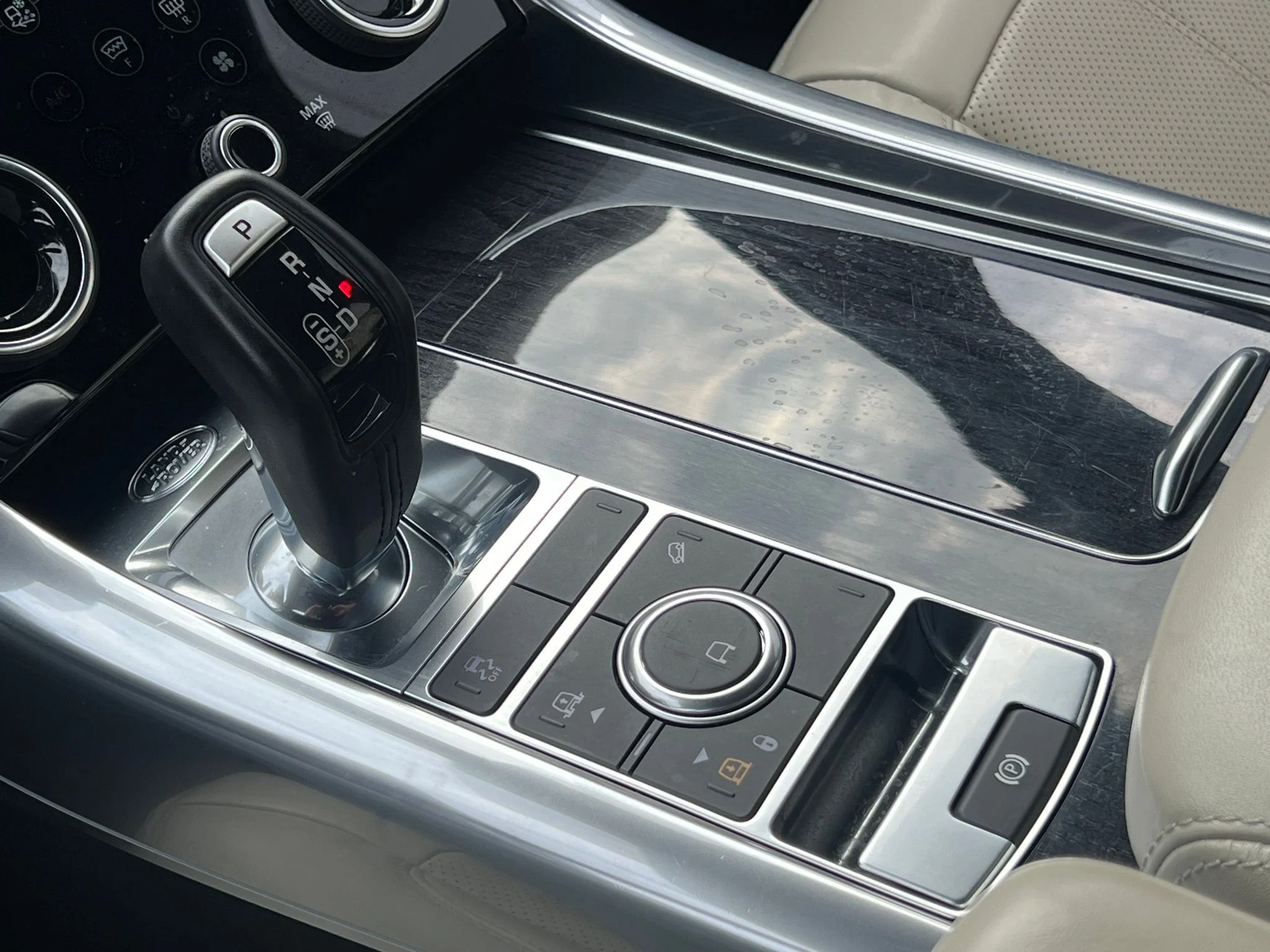 Used 2021  Land Rover HSE Silver Edition image 29