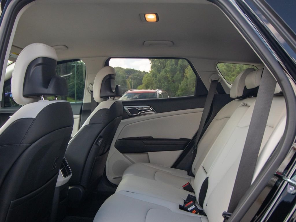 2025 Kia Sportage EX - Photo 9