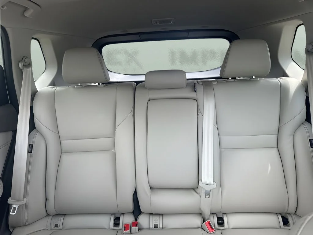 Used 2023 White Nissan SL image 12