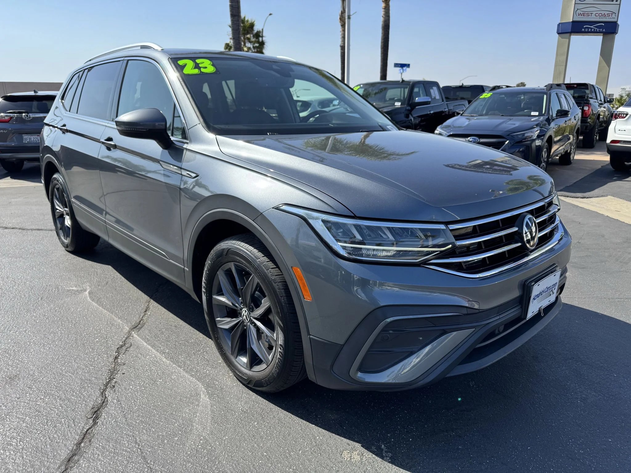 Used 2023 Platinum Gray Metallic Volkswagen SE image 1