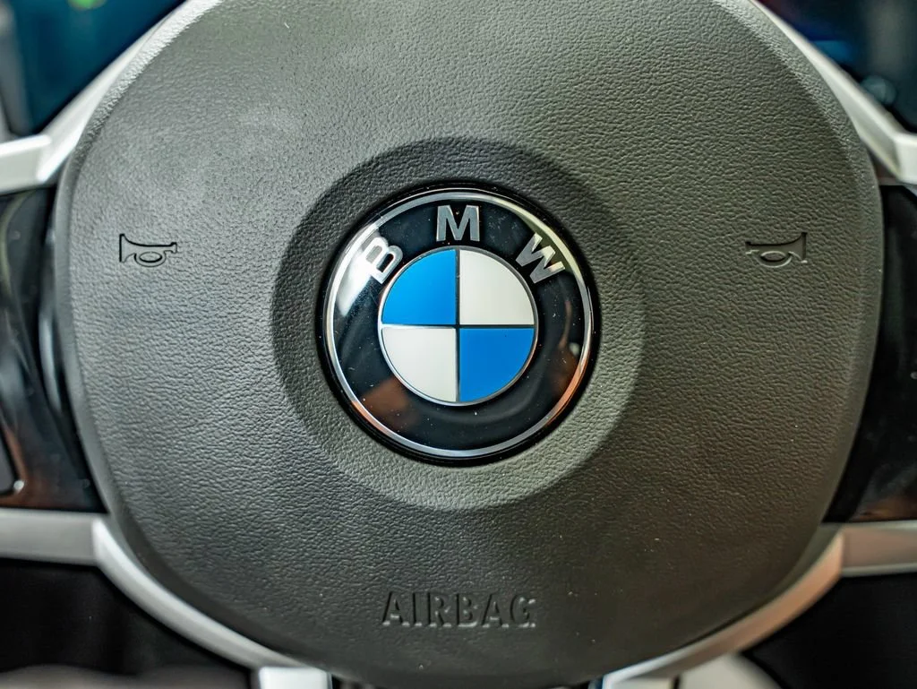 2026 BMW 3 Series M340i - Photo 25
