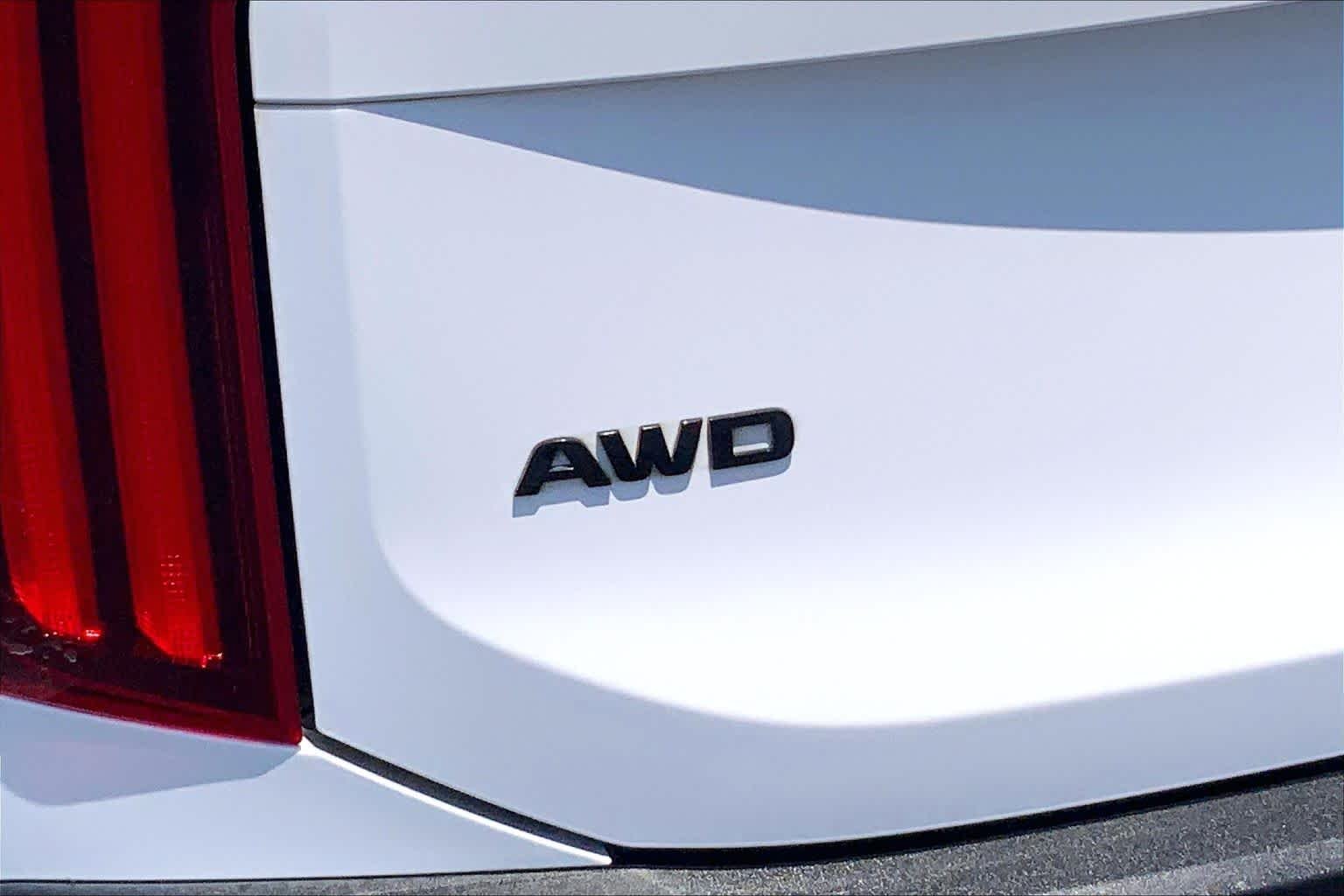 Used 2022 Glacial White Pearl Kia SX image 10