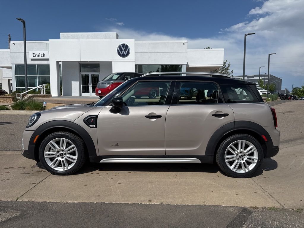 Used 2022 Gray Metallic MINI  image 2