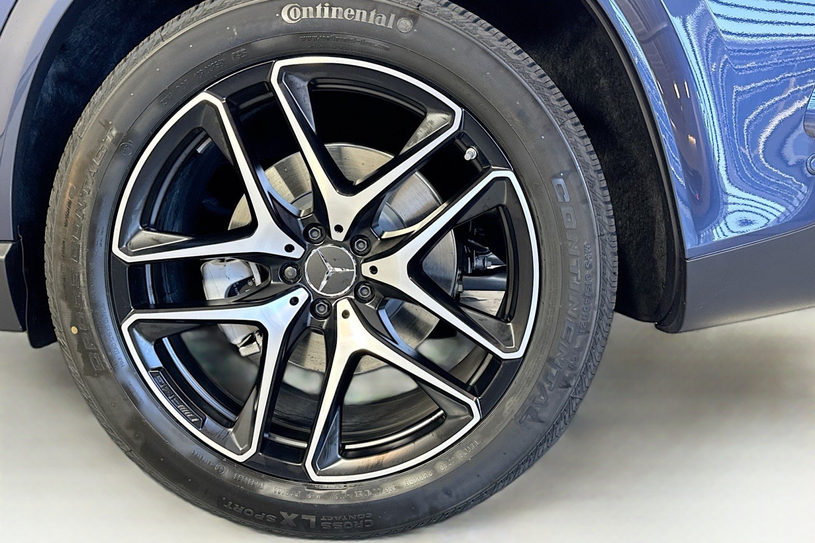 New 2026 Twilight Blue Metallic Mercedes-Benz AMG® GLE 53 4MATIC+ SUV image 29