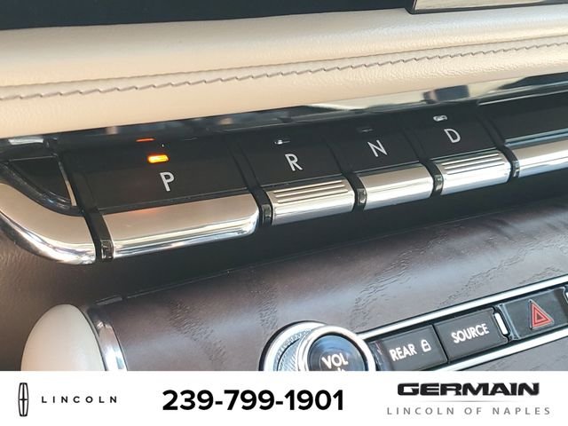 Used 2022 Red Lincoln Reserve image 28
