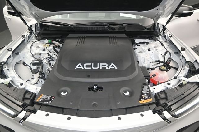 Used 2024 Snowfall Pearl Acura Base image 18