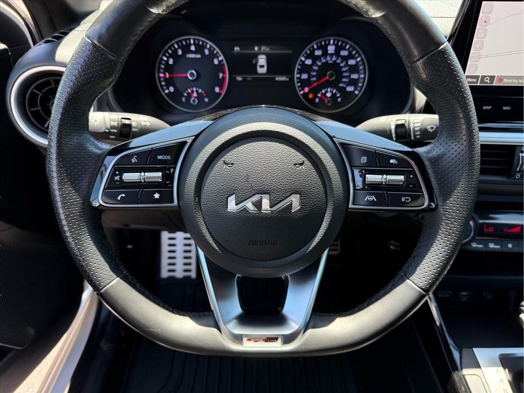 Used 2023 White Kia GT-Line image 25