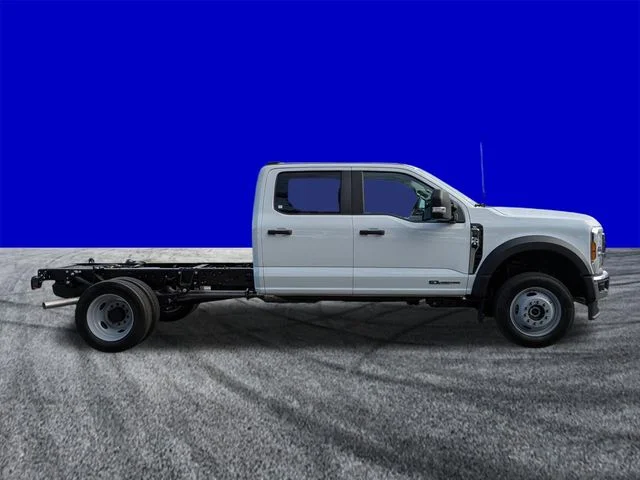 New 2026 Oxford White Ford F-450® XL image 3