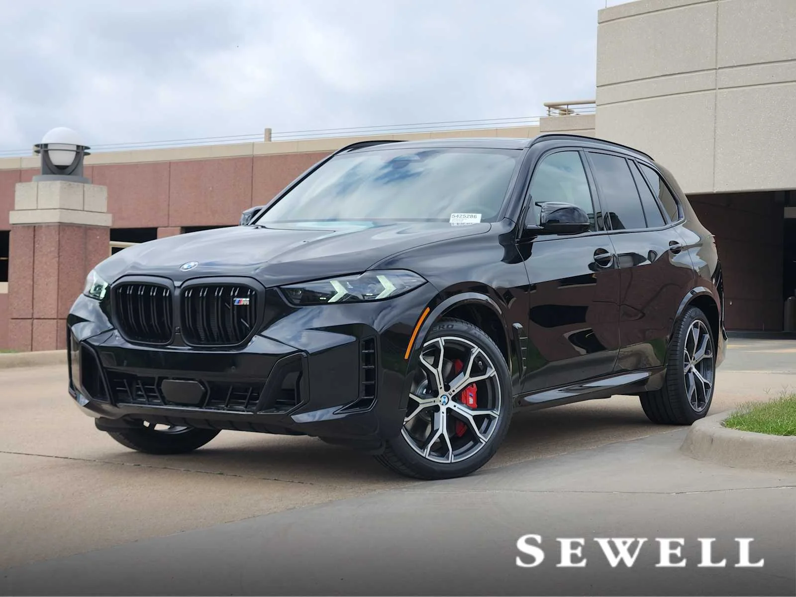 2026 BMW X5 M60i's photo