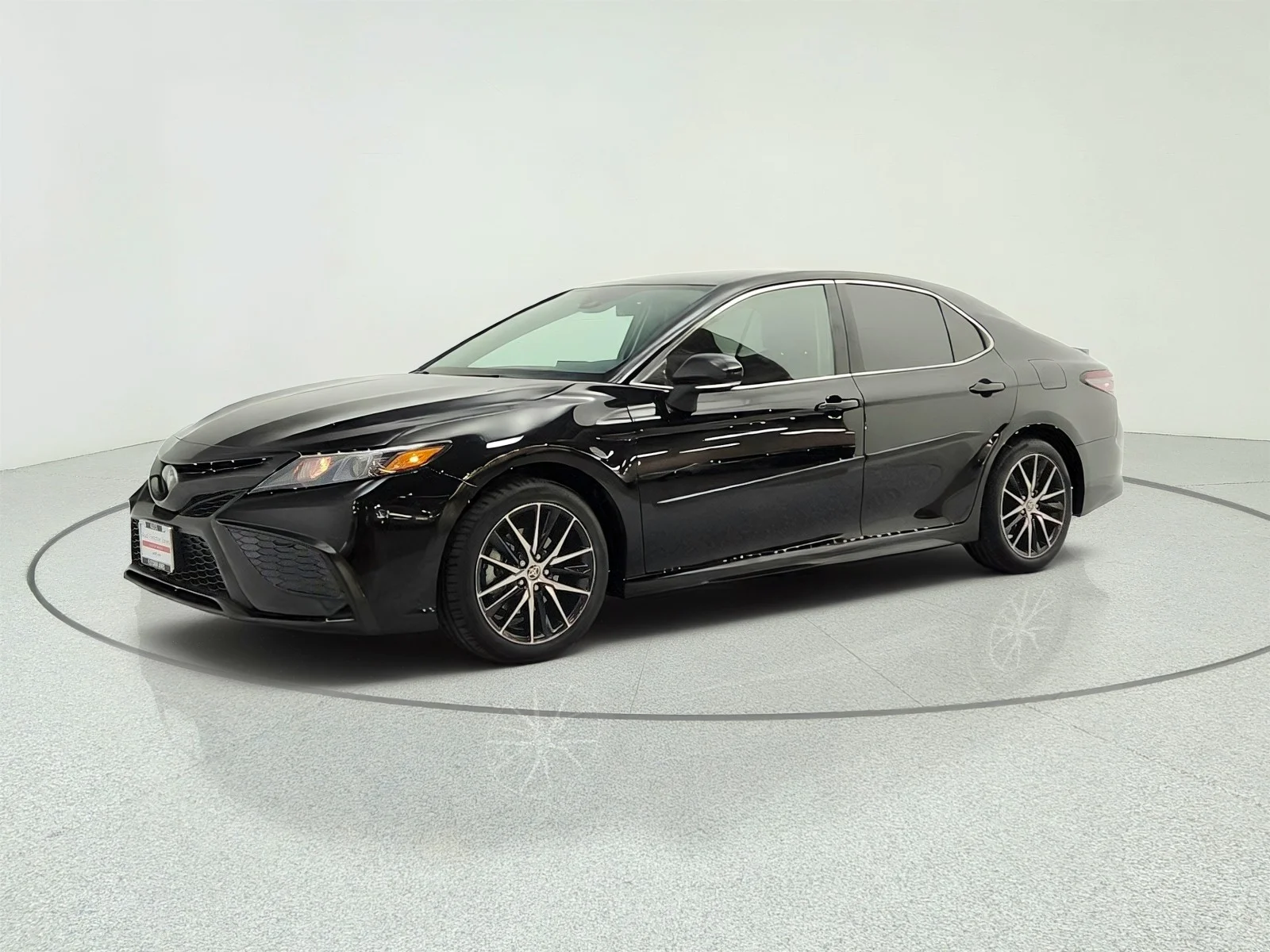Used 2024 Midnight Black Metallic Toyota SE Auto (Natl) image 1