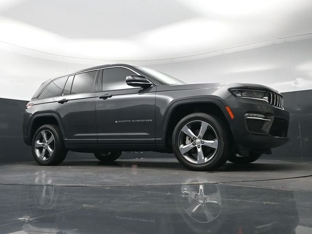 Used 2022 Gray Jeep Limited image 32