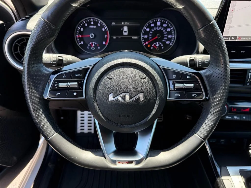 Used 2023 White Kia GT-Line image 25